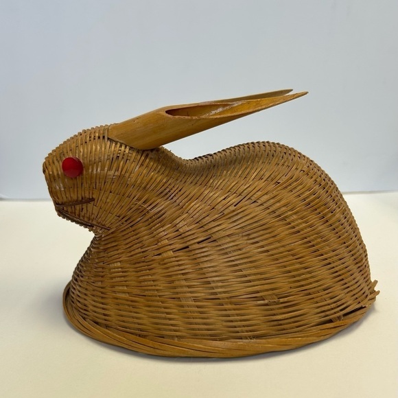 Hand Woven /Vintage Rabbit Basket top with with Bamboo Ears- - Picture 3 of 8